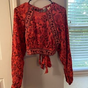 Urban Outfitters Cropped Tie Back top! Super cute & never worn. Size M